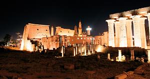    

:	Luxor,_Luxor_Temple,_south_west_view_at_night,_Egypt,_Oct_2004.jpg‏
:	400
:	98.1 
:	19627