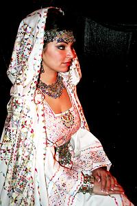     

:	photos-142-6-mariage-negafa-algerienne-salima-negafa.jpg‏
:	5770
:	42.0 
:	88489
