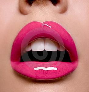     

:	pink-glossy-lips-thumb7968114.jpg‏
:	31642
:	44.5 
:	89264