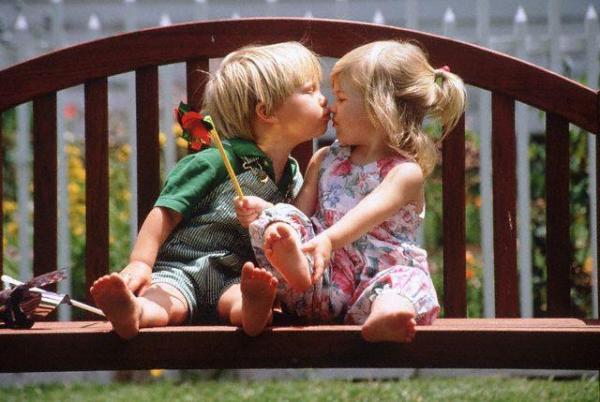 ����� ����